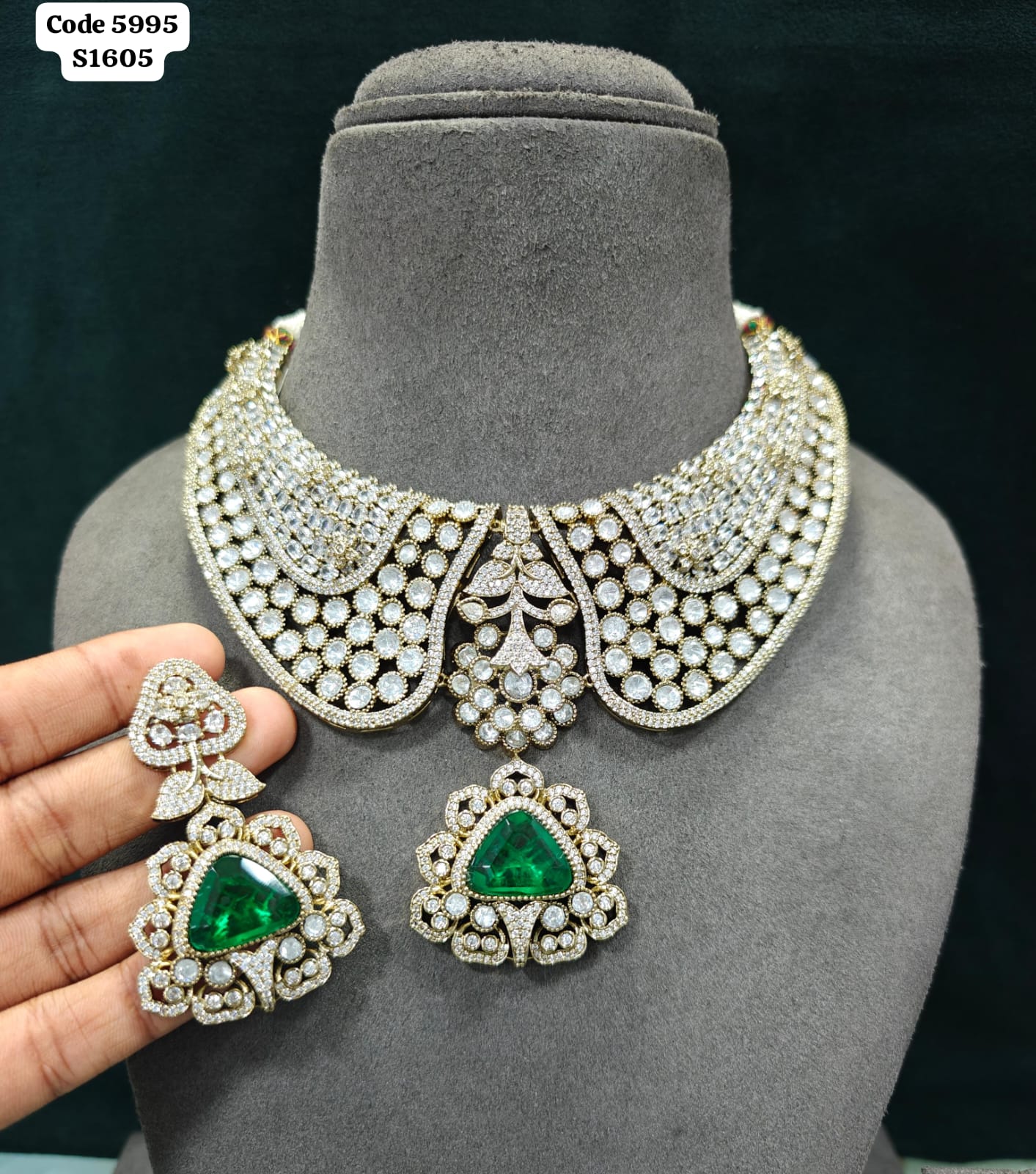 Necklace Set 073